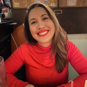 Meet your Posher, Laura